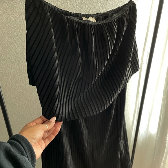 Layered Black Ribbed Velvet Strapless Dress - Picture 4 of 4